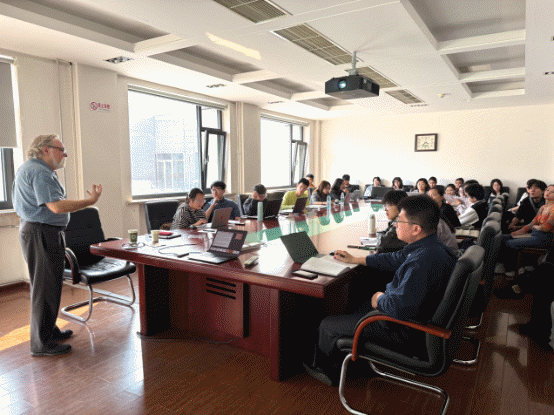 Alfred Nordmann教授在自然科学史所作学术报告“透过艺术理解技术：灯泡、机车与人工智能”